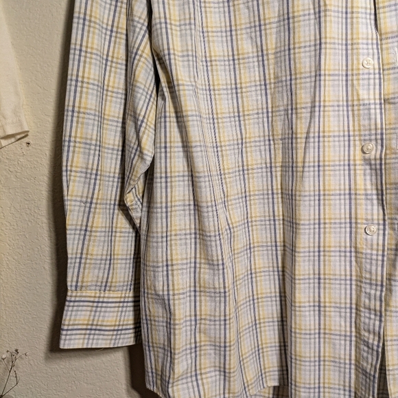 Van Heusen Men's Plaid Button-Up Shirt Pre-owned  Size 18. 34/35 - Picture 3 of 12